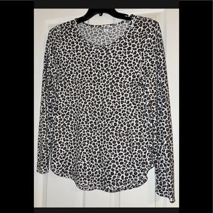 💜Old Navy Long Sleeve Women’s Leopard Print Top Size Large